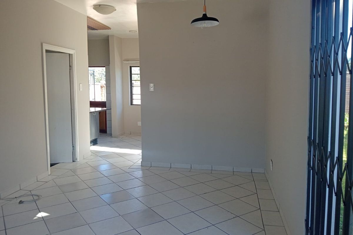 Modern 3-Bedroom Townhouse with Private Garden to Rent in Abbotsford - Photo 4