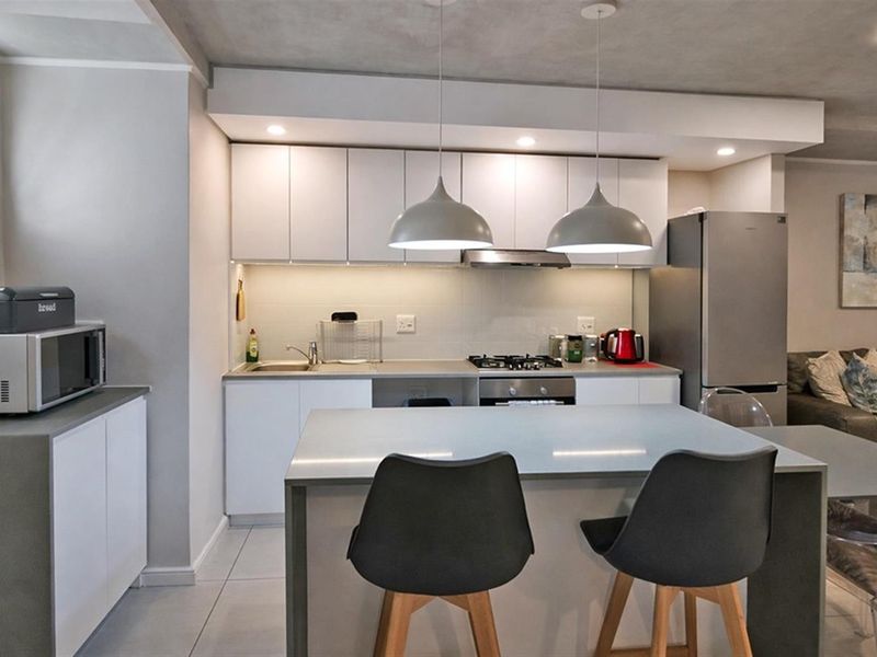 Available immediately! Stunning Views! Furnished 2-bed, 2-bath apartment to let in Sibaya Precinct - Photo 7