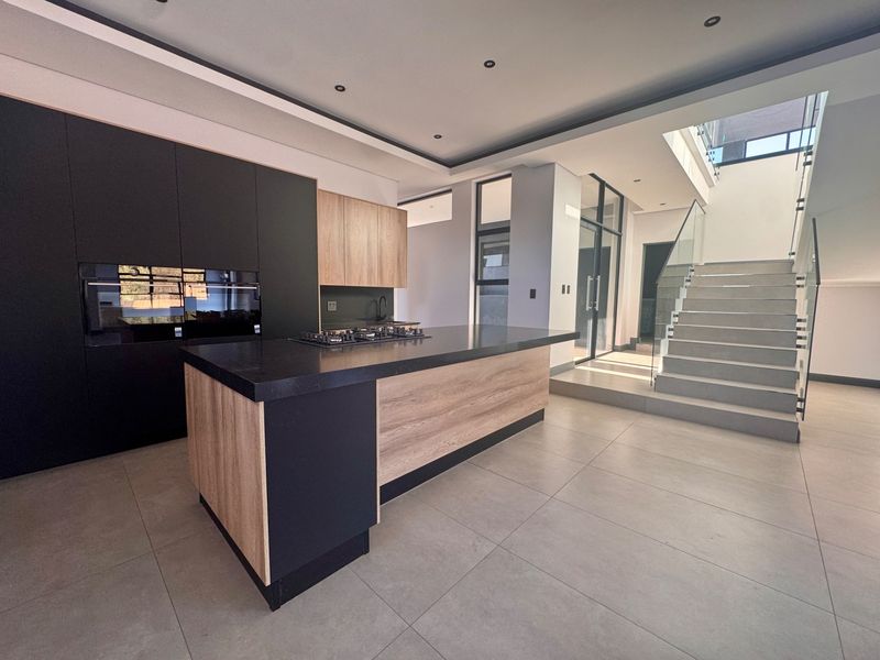 A Rare Riverside Masterpiece in Fountainbrook Estate - Photo 3
