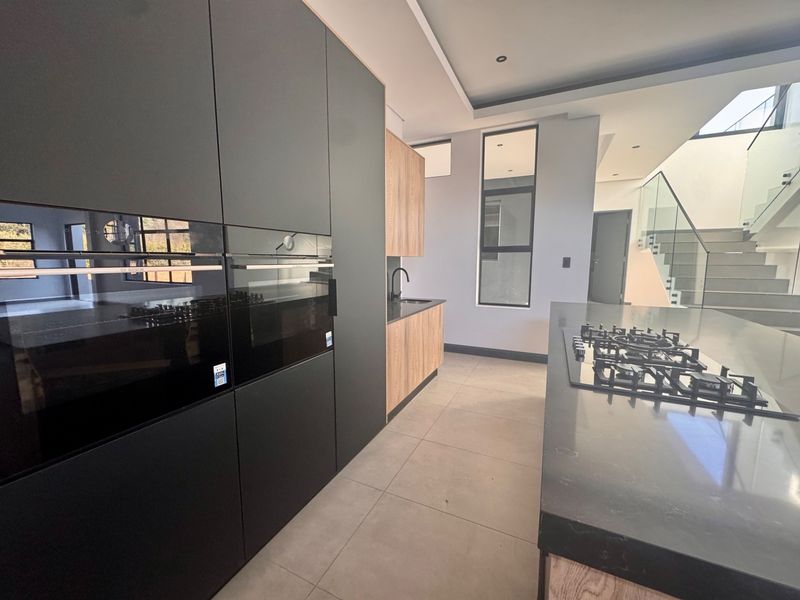 A Rare Riverside Masterpiece in Fountainbrook Estate - Photo 4
