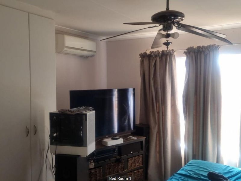 2 Bed, 2 Bath DBL Garage Townhouse For Sale in Kosmosdal, Centurion - Photo 4