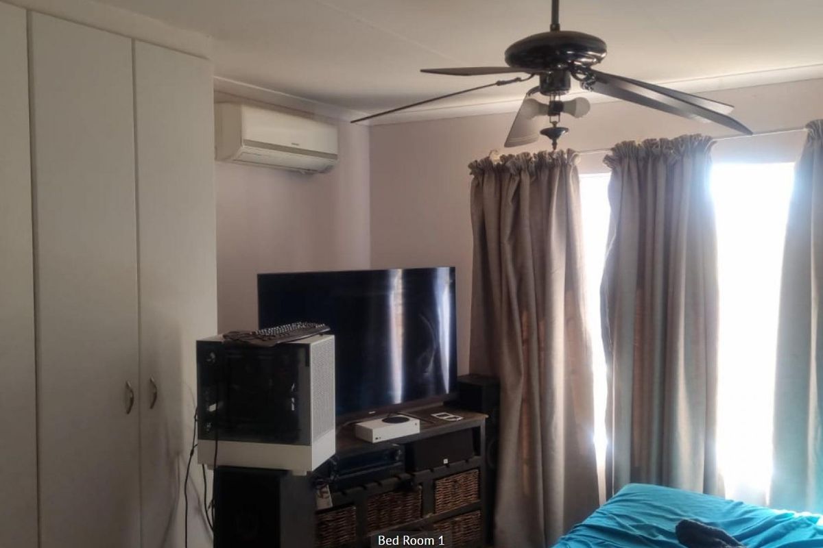 2 Bed, 2 Bath DBL Garage Townhouse For Sale in Kosmosdal, Centurion - Photo 4