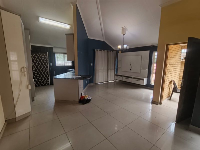 3 Bedroom unit for sale - Photo 2