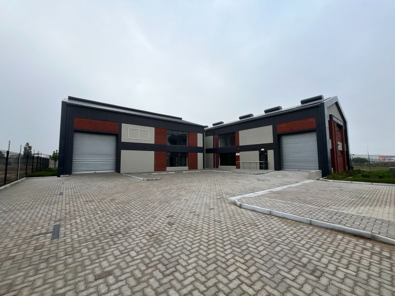866m2 Warehouse To Rent in Darwin Industrial Park, Durbanville - Photo 2