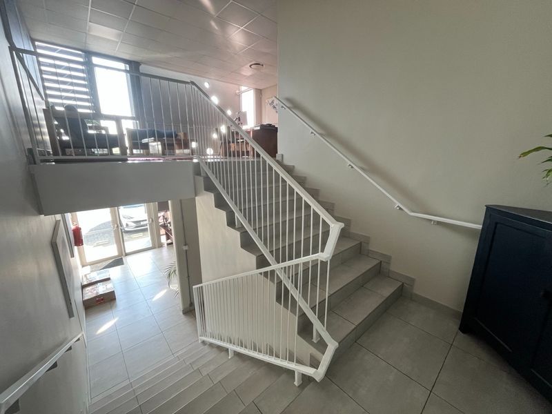 398m2 Warehouse To LET in The Reserve Business Park 2 - Photo 8