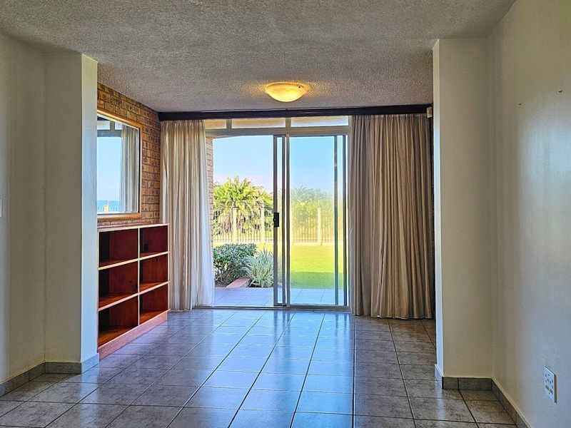 PRISTINE, Wheelchair friendly 2 Bedroom Apartment - Photo 8