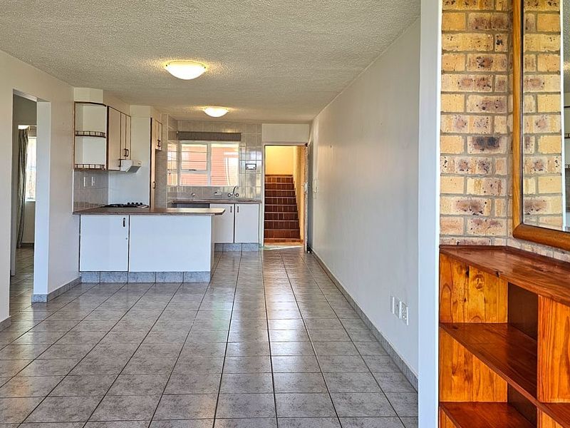 PRISTINE, Wheelchair friendly 2 Bedroom Apartment - Photo 6