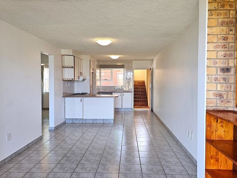 PRISTINE, Wheelchair friendly 2 Bedroom Apartment - Photo 3
