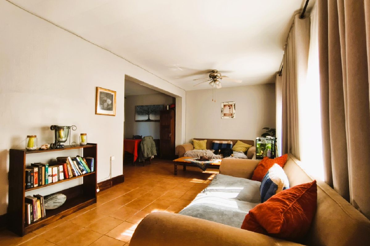 Three Bedroom Duplex Townhouse in Small Pet Friendly Complex in Bergbron, Roodepoort - Photo 2