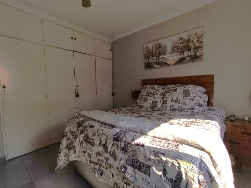 Three Bedroom Duplex Townhouse in Small Pet Friendly Complex in Bergbron, Roodepoort - Photo 9