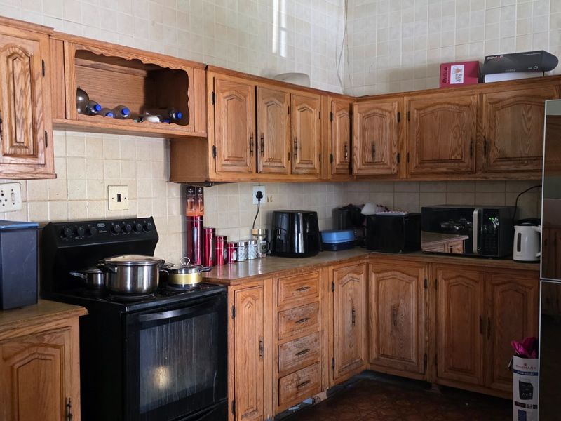 House For Sale in Witbank Ext 3 - Photo 2