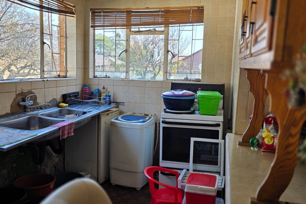 House For Sale in Witbank Ext 3 - Photo 5