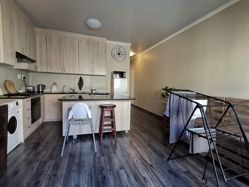 3 Bedroom Townhouse to Rent in Oude Chardonnay Estate, Paarl - Photo 4