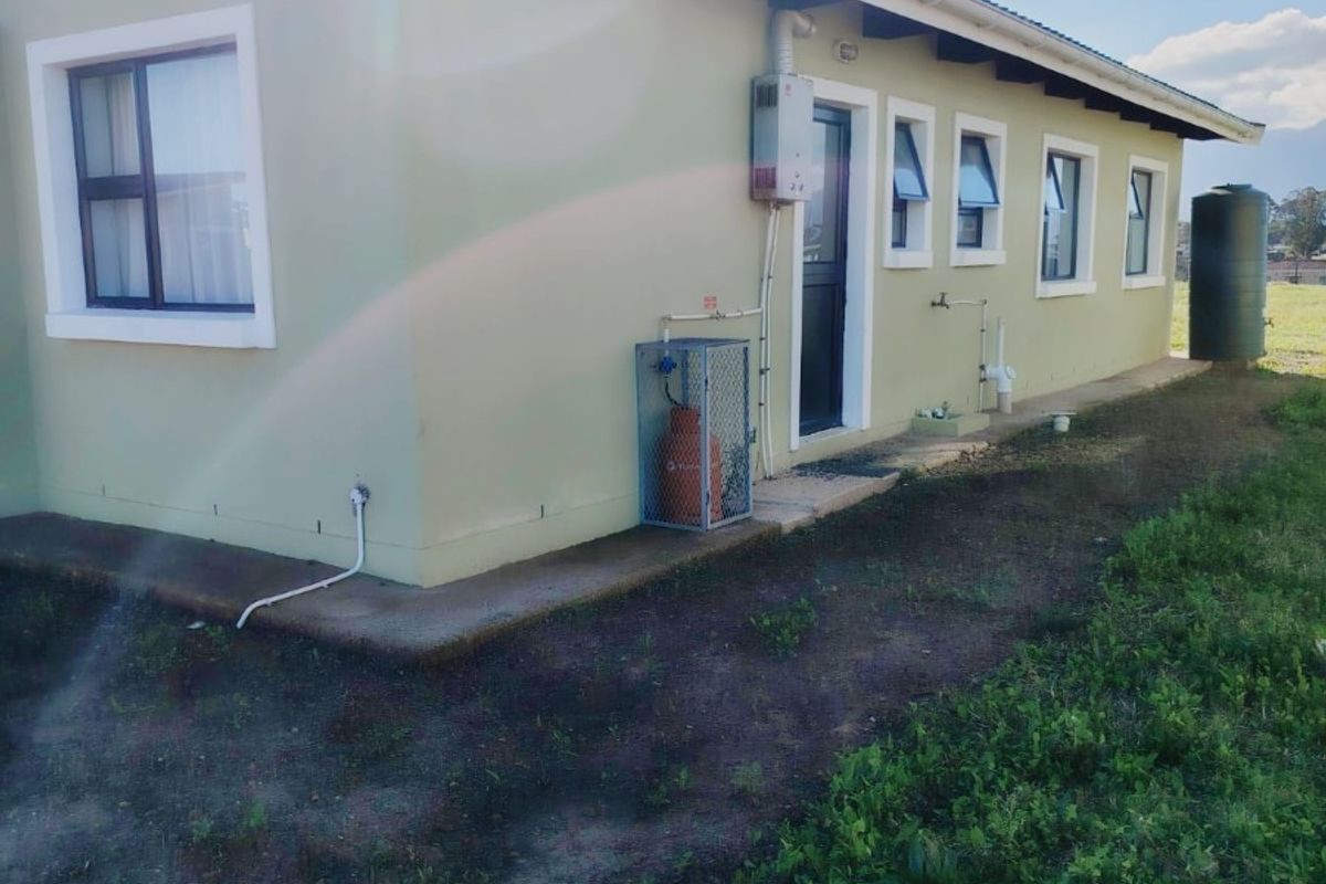 House For Sale in Pacaltsdorp, George - Photo 2