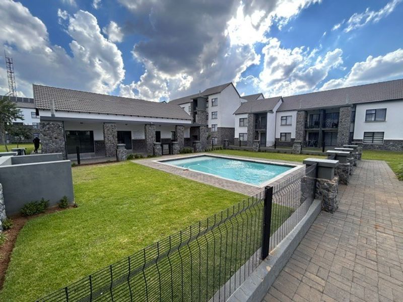 Townhouse For Sale in Kempton Park AH, Kempton Park - Photo 1