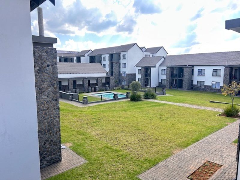 Townhouse For Sale in Kempton Park AH, Kempton Park - Photo 6