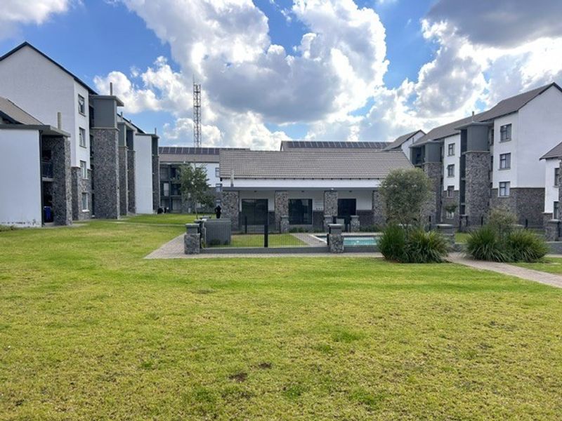 Townhouse For Sale in Kempton Park AH, Kempton Park - Photo 3