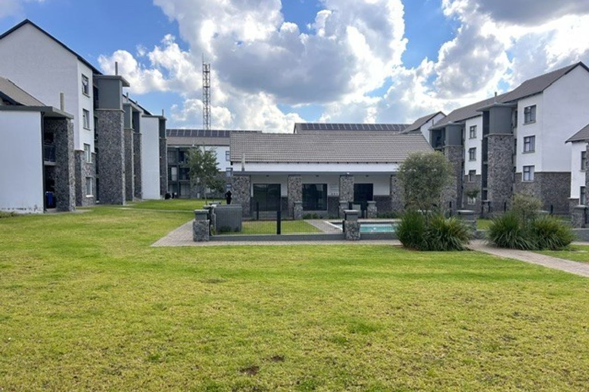 Townhouse For Sale in Kempton Park AH, Kempton Park - Photo 3