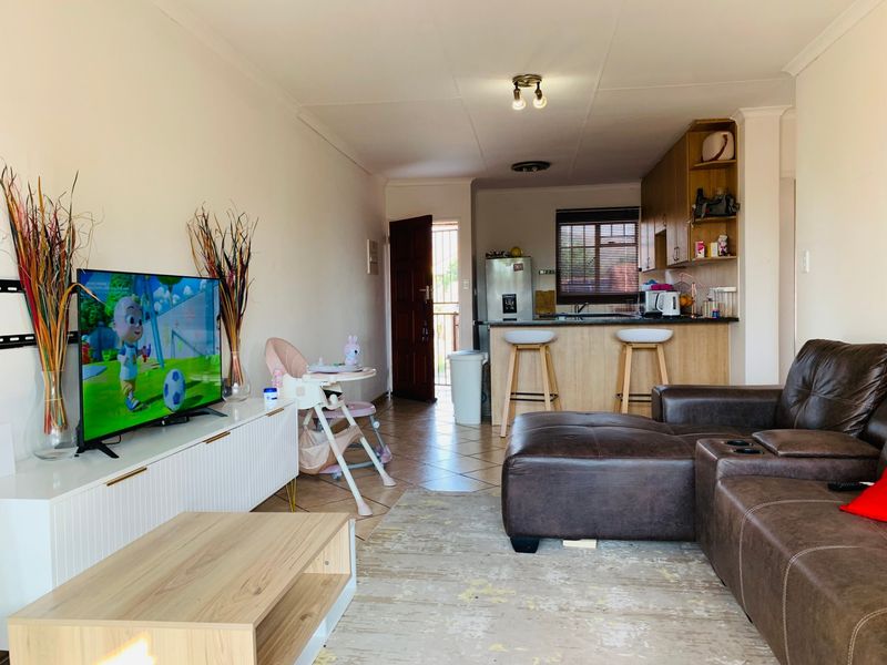 2 bedroom Apartment For Sale in Theresapark, Akasia - Photo 1