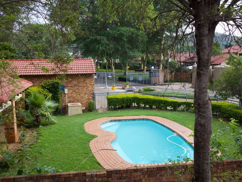 2 bedroom Apartment For Sale in Theresapark, Akasia - Photo 4