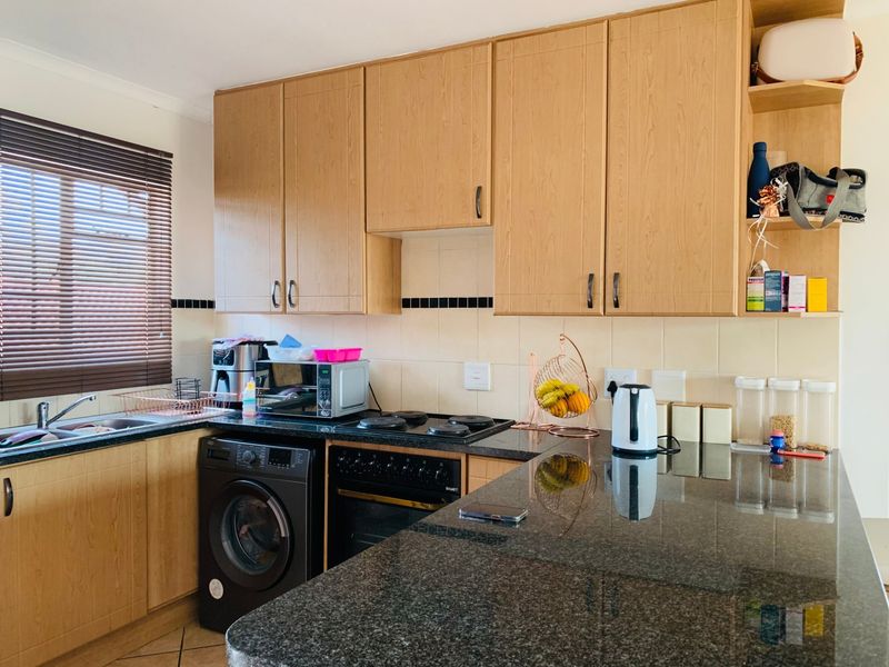 2 bedroom Apartment For Sale in Theresapark, Akasia - Photo 8