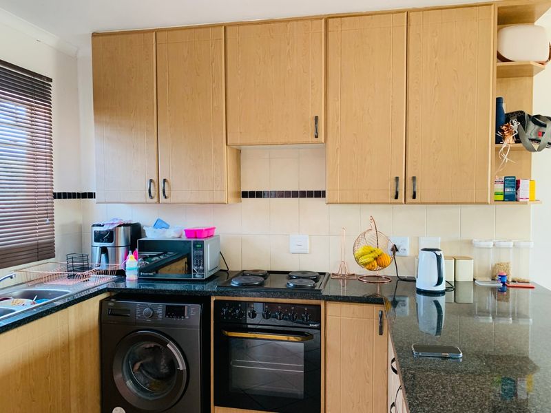 2 bedroom Apartment For Sale in Theresapark, Akasia - Photo 5
