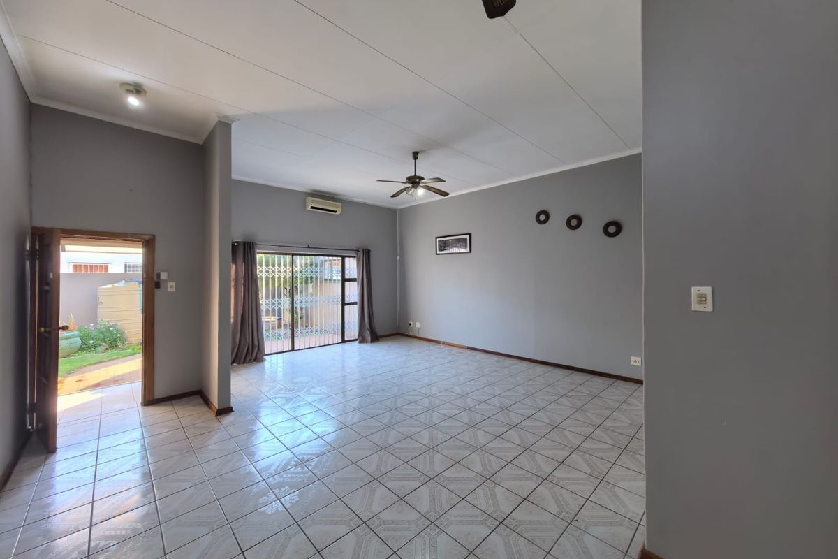 Your Perfect Full Title Townhouse with a Flat Awaits in Rhodesdene, Kimberley - Photo 5