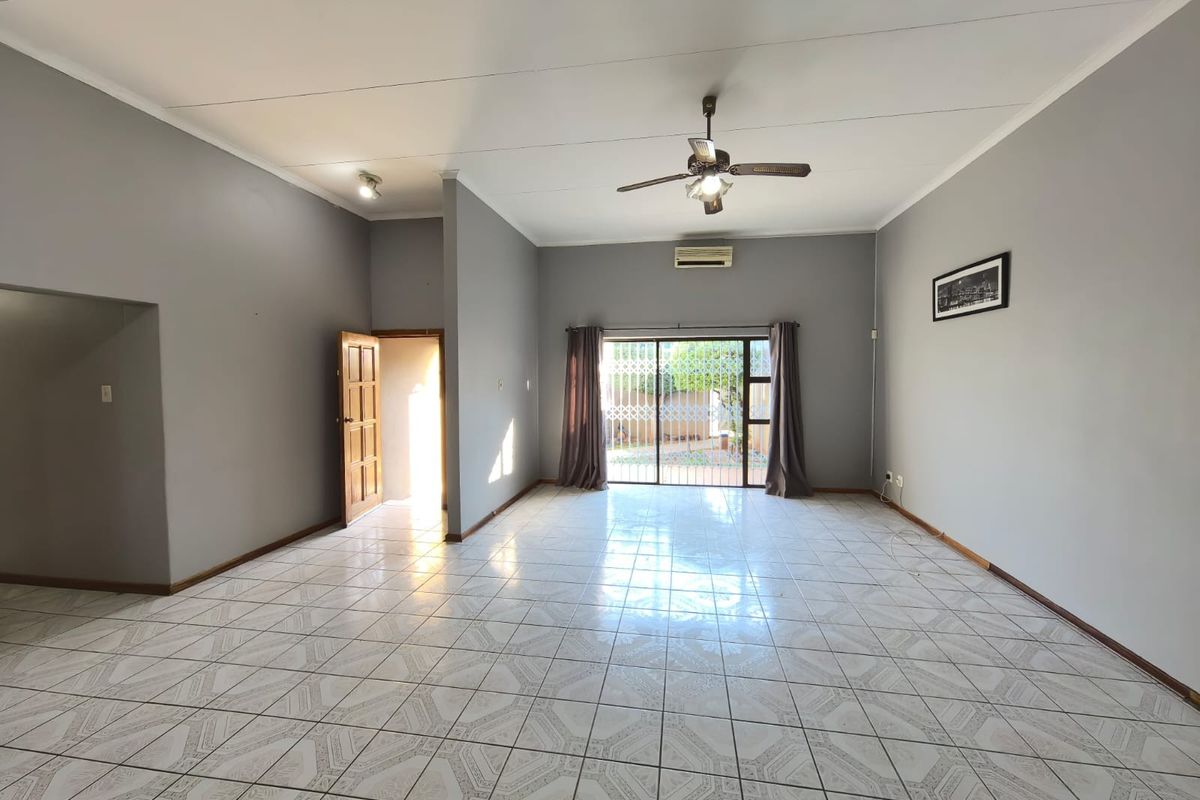 Your Perfect Full Title Townhouse with a Flat Awaits in Rhodesdene, Kimberley - Photo 4