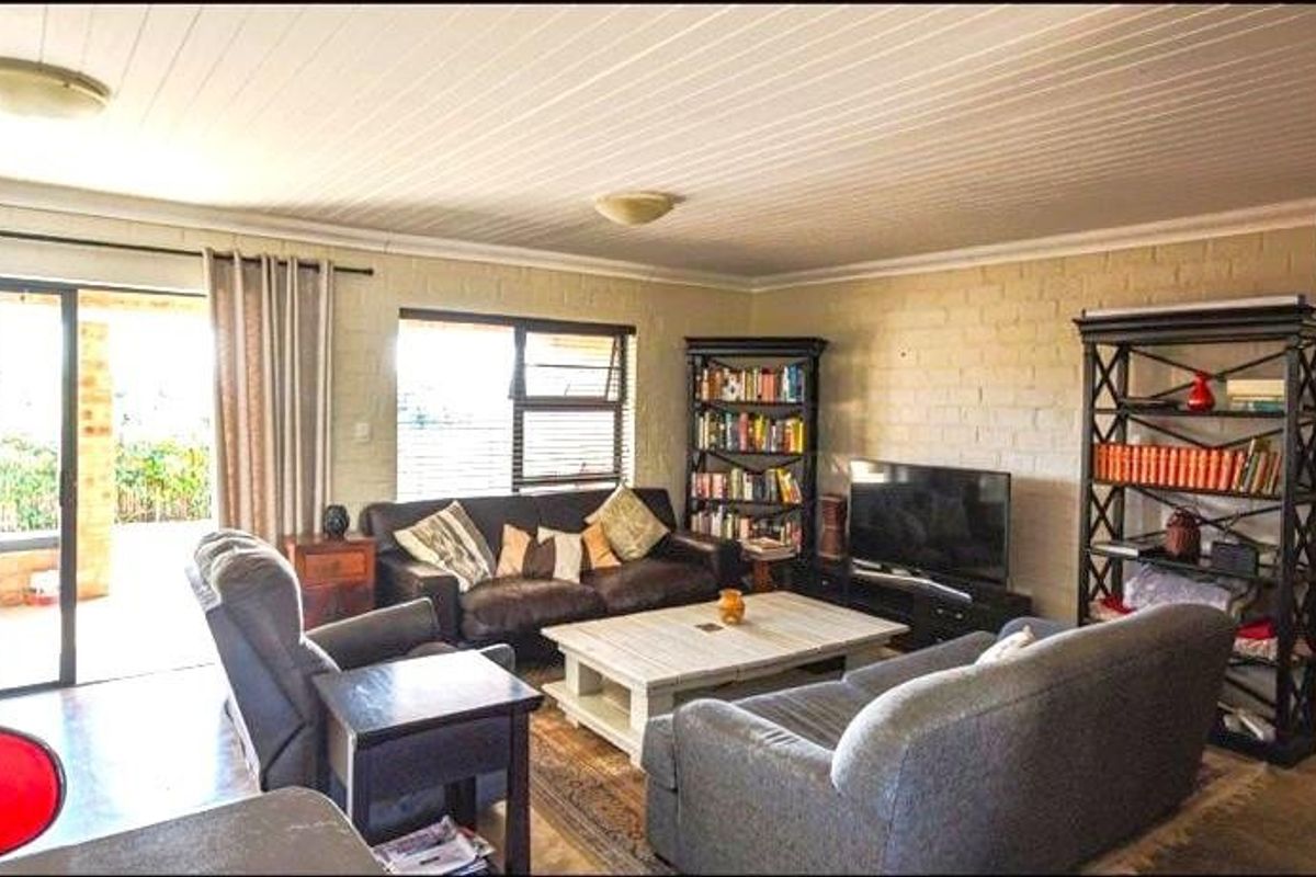 House For Sale in Stilbaai Wes, Stilbaai - Photo 4