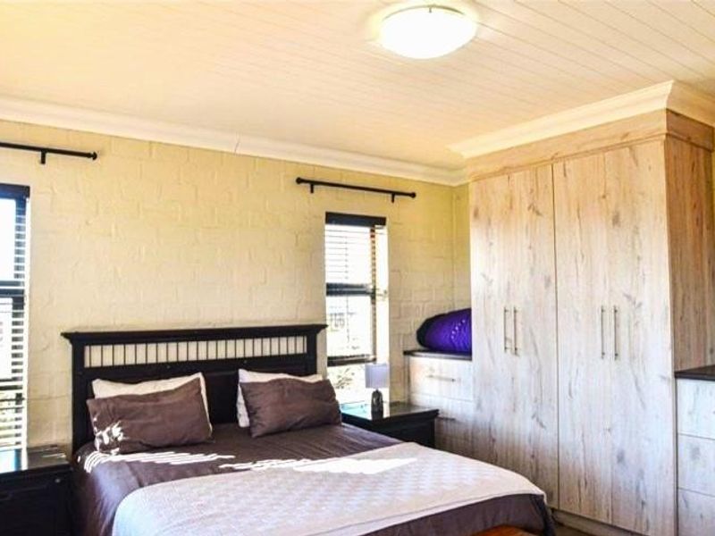 House For Sale in Stilbaai Wes, Stilbaai - Photo 9