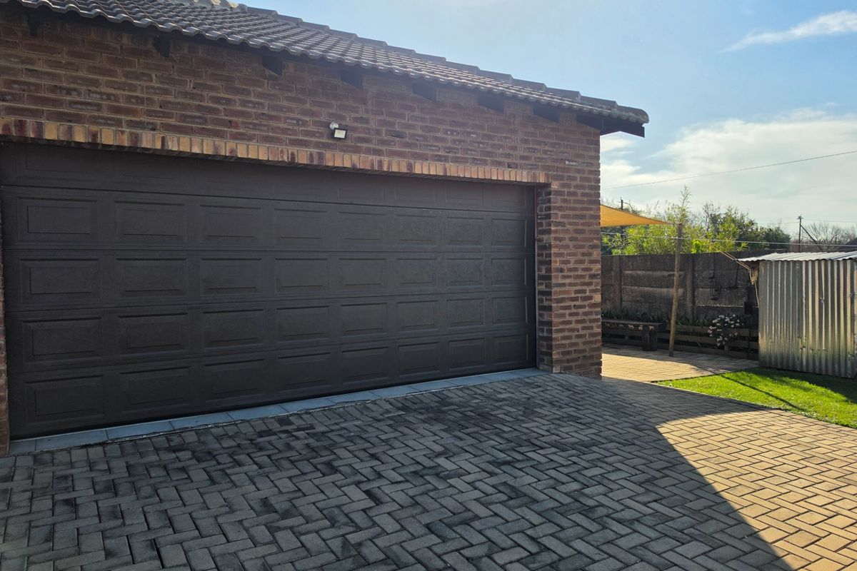This beautiful home can be yours, living in harmony and peace. - Photo 2