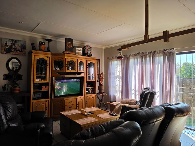 This beautiful home can be yours, living in harmony and peace. - Photo 3