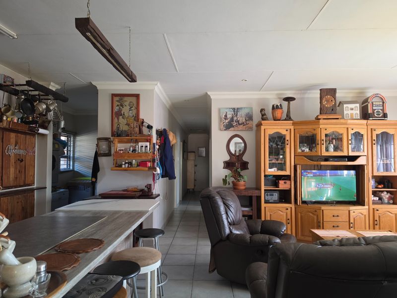 This beautiful home can be yours, living in harmony and peace. - Photo 4