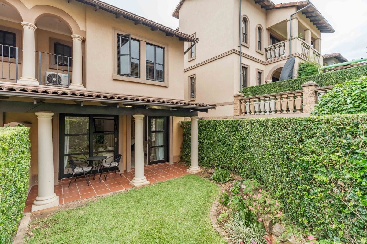 SPACIOUS SUNNY DUPLEX IN LA PIAZZA - Photo 4