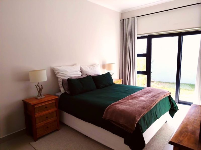 Modern family home with stunning Conservation area views - Photo 9