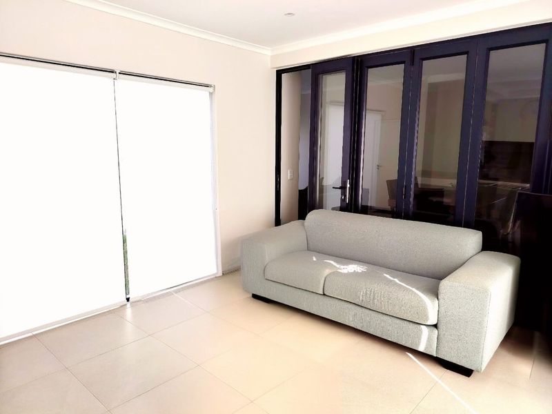 Modern family home with stunning Conservation area views - Photo 8