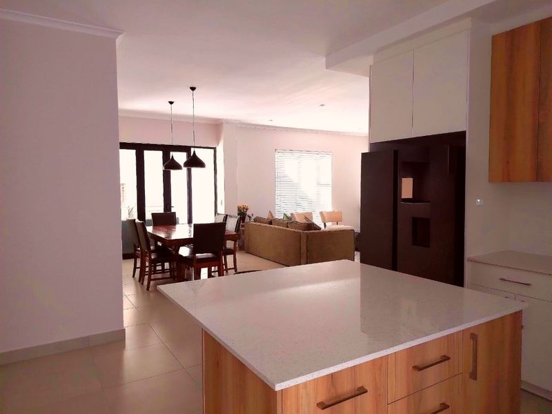 Modern family home with stunning Conservation area views - Photo 5