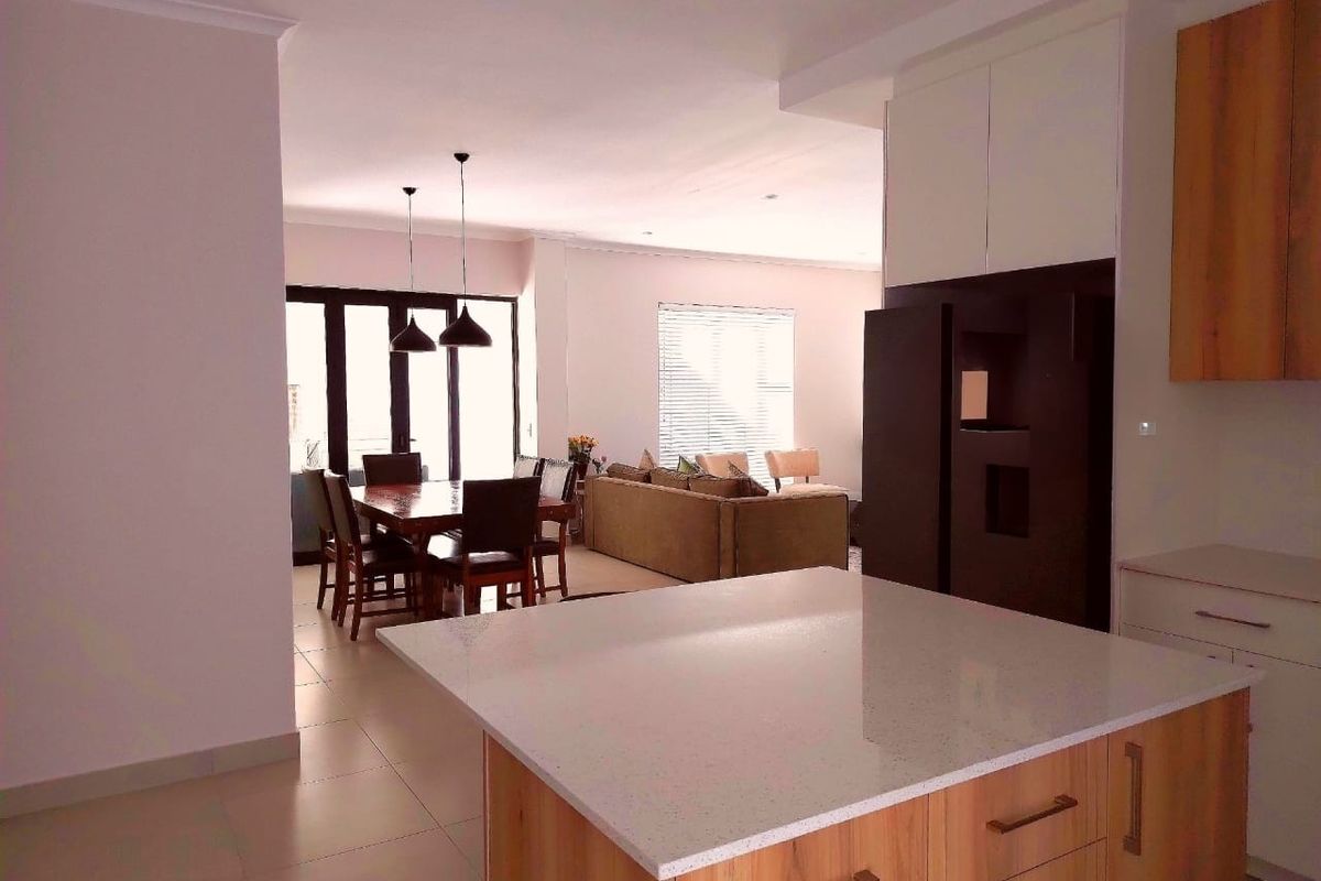 Modern family home with stunning Conservation area views - Photo 5