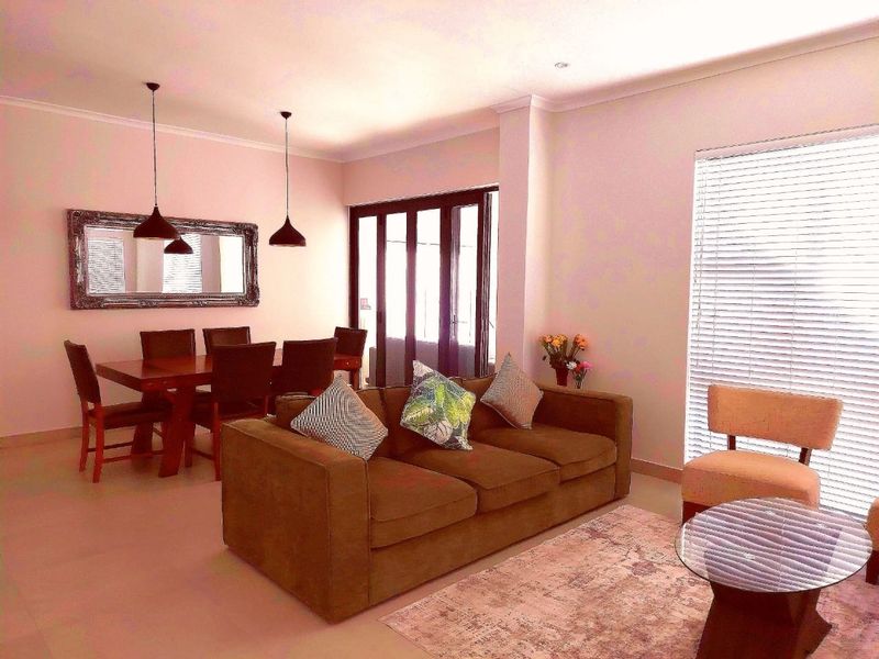 Modern family home with stunning Conservation area views - Photo 2
