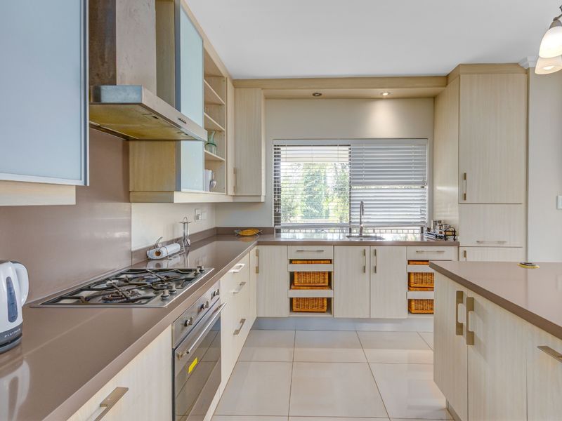 Immaculate home with a View in an Estate for Sale in Morningside, Sandton - Photo 8