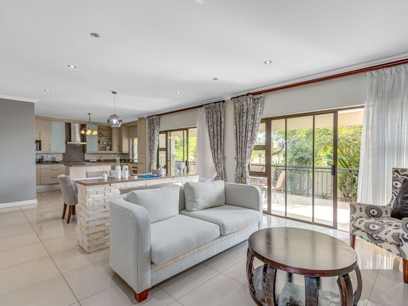 Immaculate home with a View in an Estate for Sale in Morningside, Sandton - Photo 4