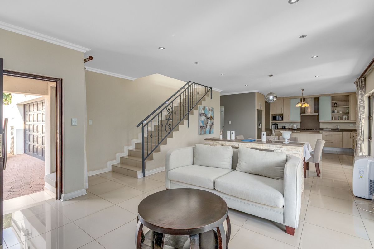 Immaculate home with a View in an Estate for Sale in Morningside, Sandton - Photo 5