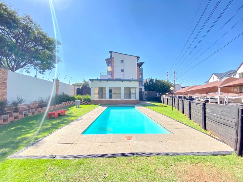 Apartment To Rent in Greenstone Hill, Edenvale - Photo 1