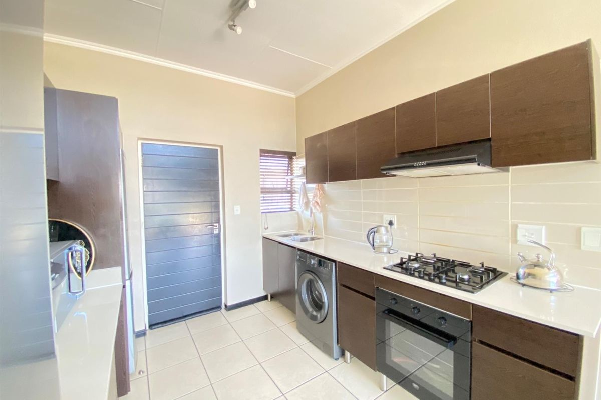 Apartment To Rent in Greenstone Hill, Edenvale - Photo 3