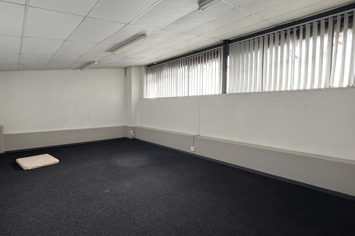 2,838m2 Industrial Warehouse To Let in Paarden Eiland, Cape Town - Photo 5