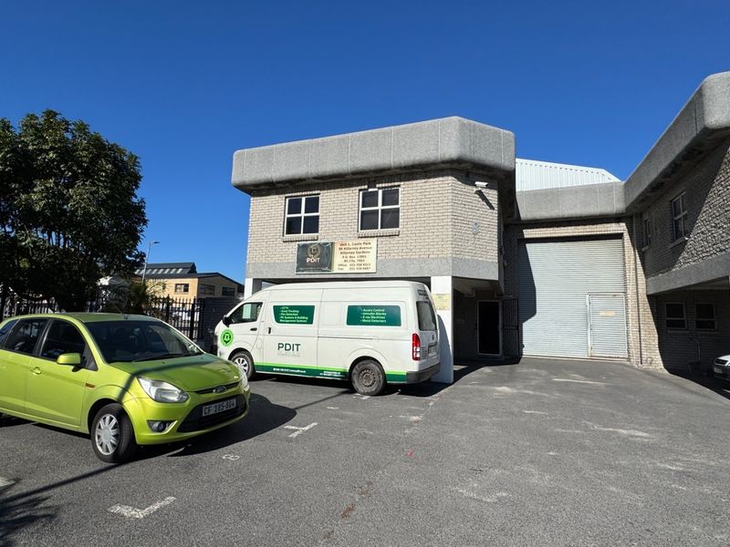 Neat and Secure 464m2 Warehouse To Let in Killarney Gardens, Cape Town - Photo 2