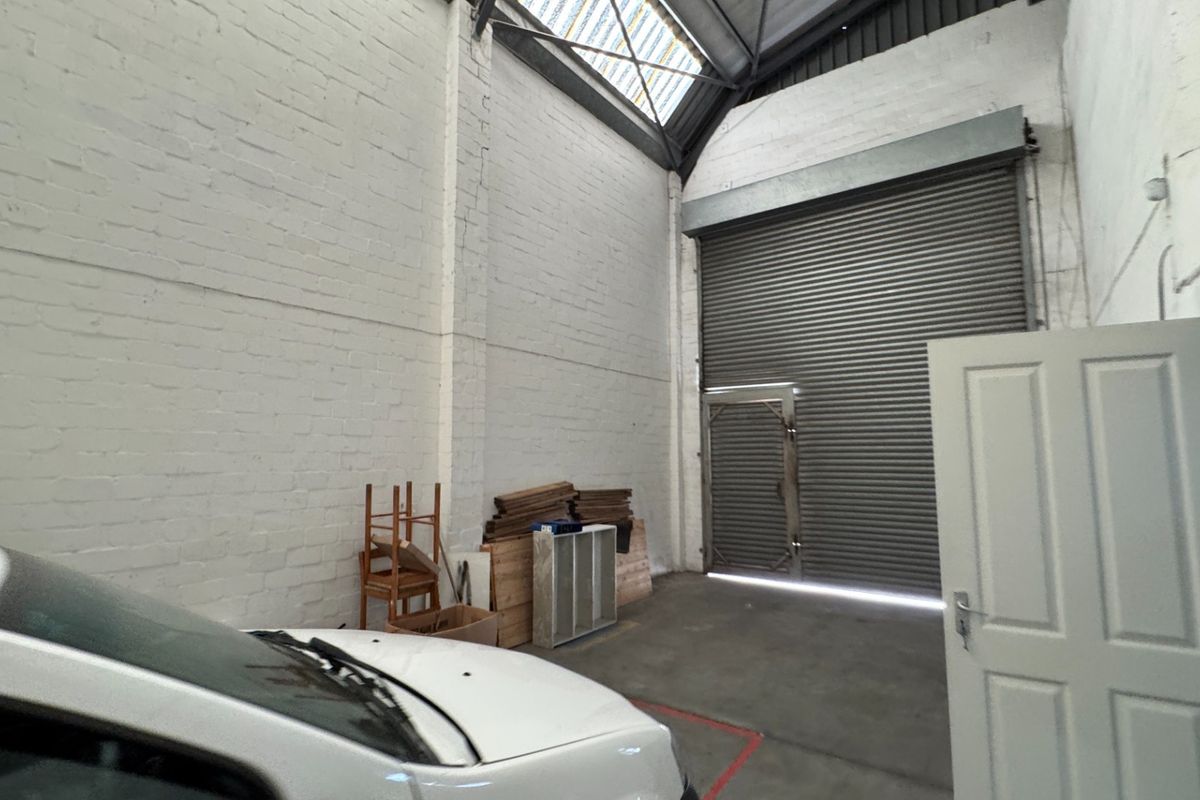 Neat and Secure 464m2 Warehouse To Let in Killarney Gardens, Cape Town - Photo 4