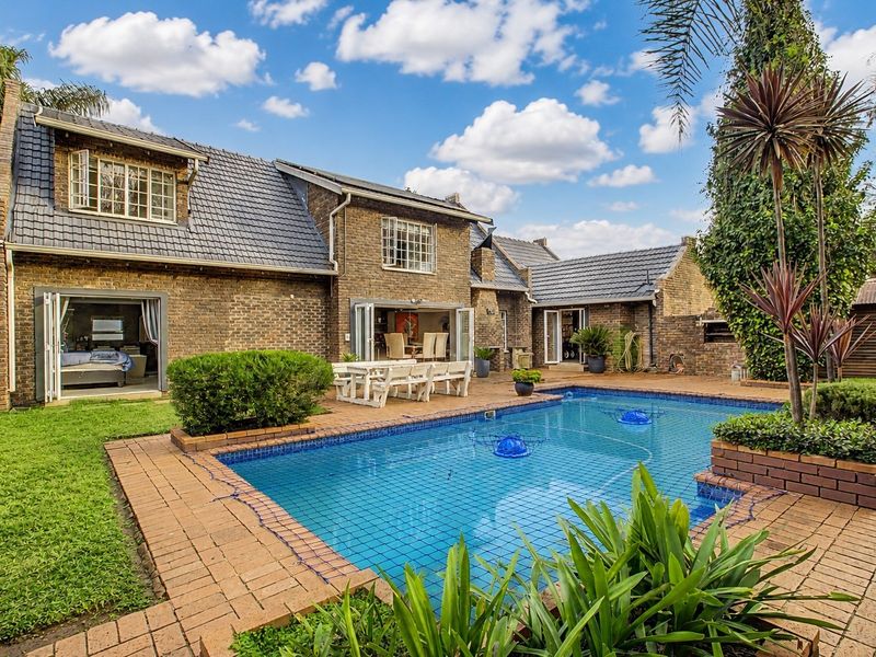 Entertainer’s Dream in Sunward Park! - Photo 1