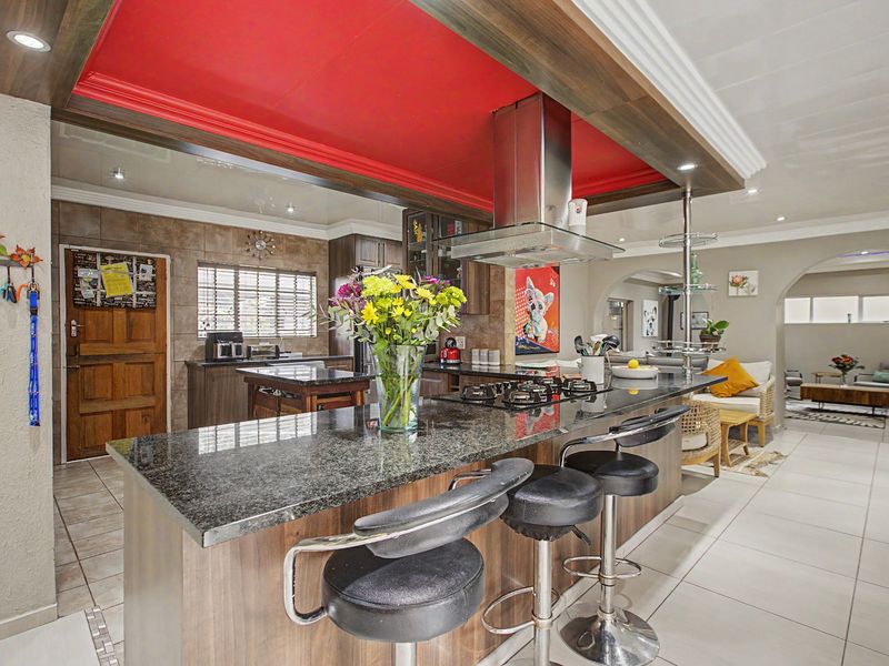Entertainer’s Dream in Sunward Park! - Photo 9