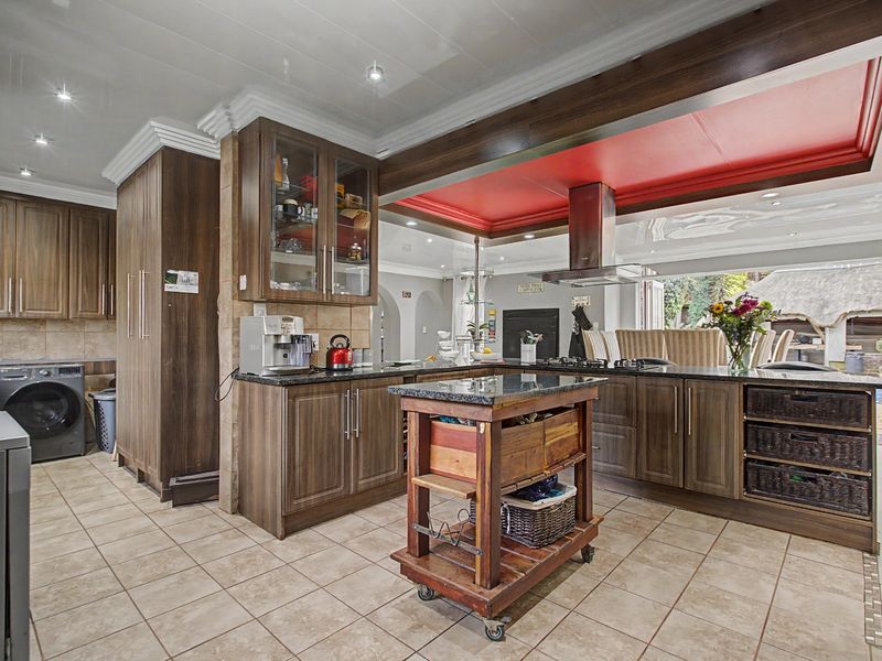 Entertainer’s Dream in Sunward Park! - Photo 10